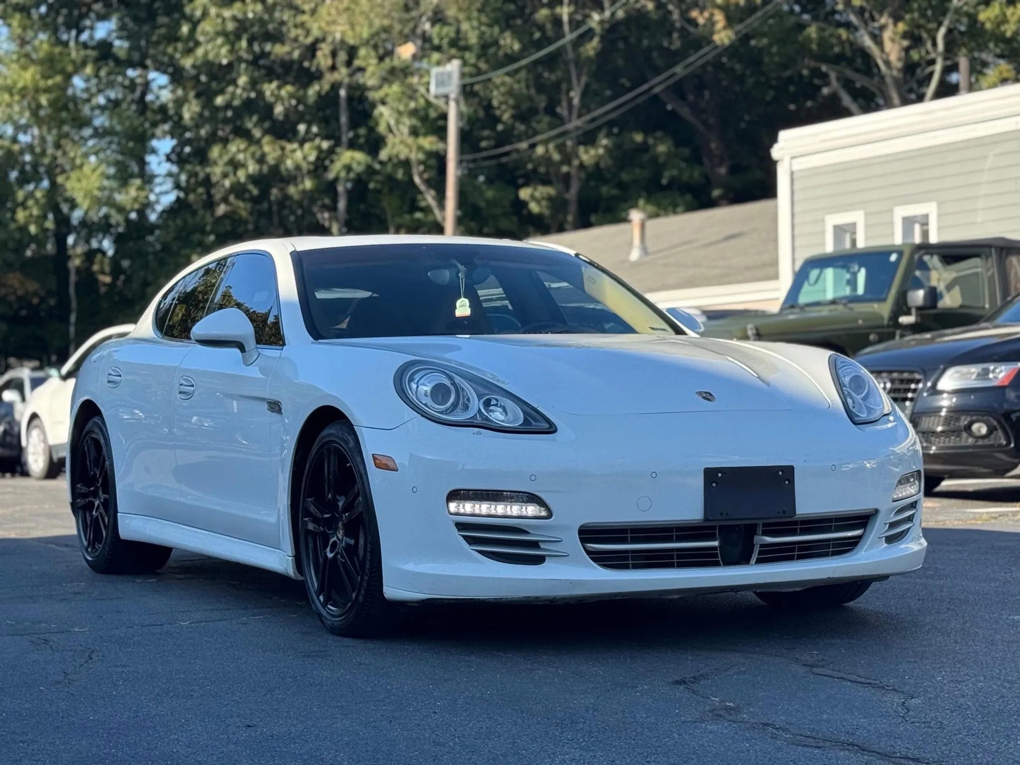 Used 2013 Porsche Panamera 4 Platinum Edition image 2