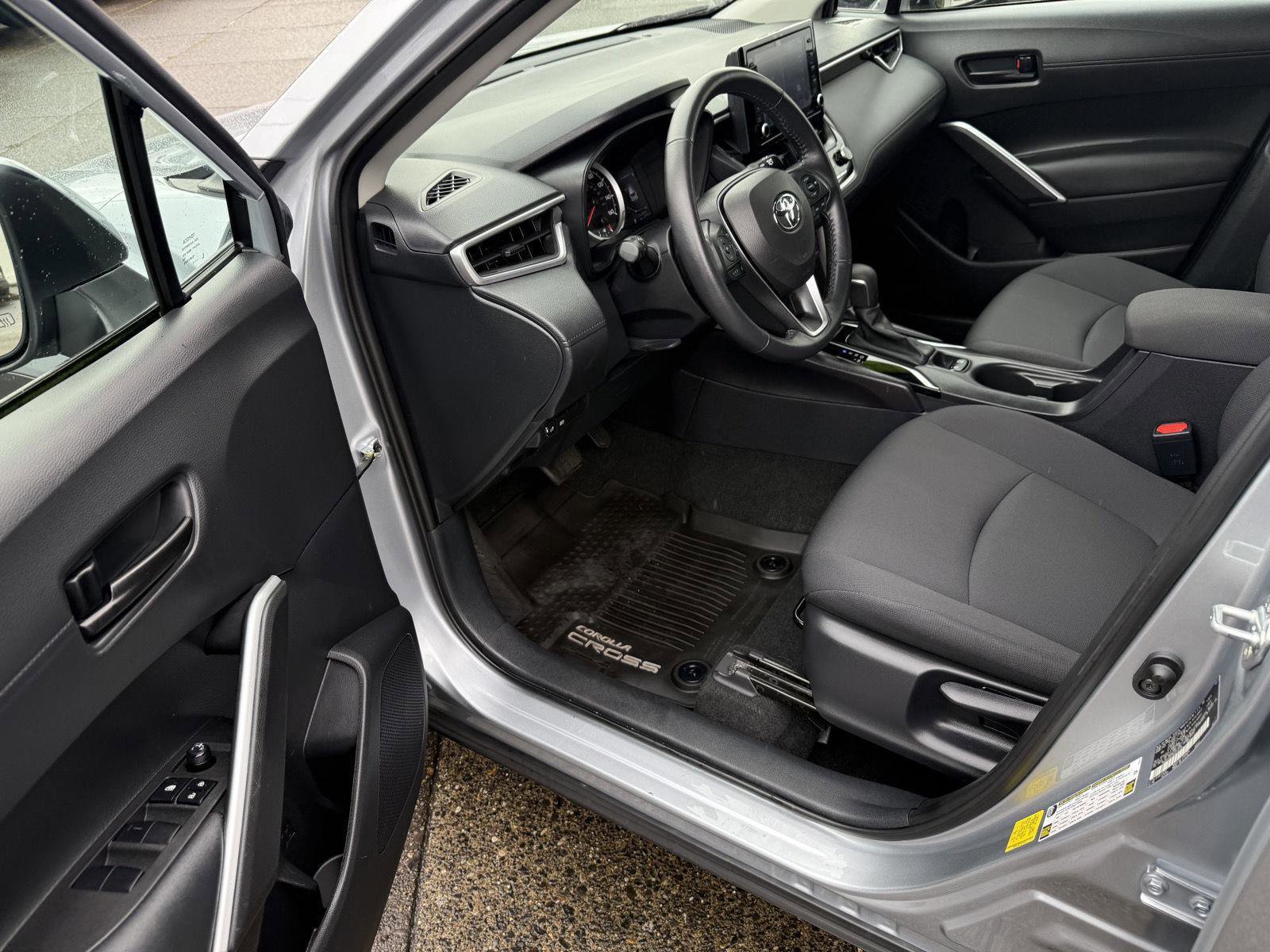 Certified 2022 Toyota Corolla Cross LE w/ Moonroof Package image 15