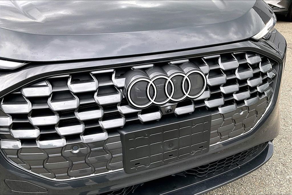 Used 2025 Audi Q5 Premium w/ Convenience Package AWD/4WD image 32