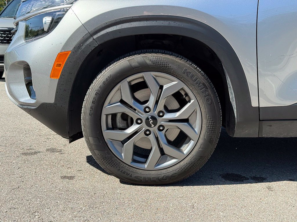 Used 2024 Kia Seltos LX AWD/4WD image 5
