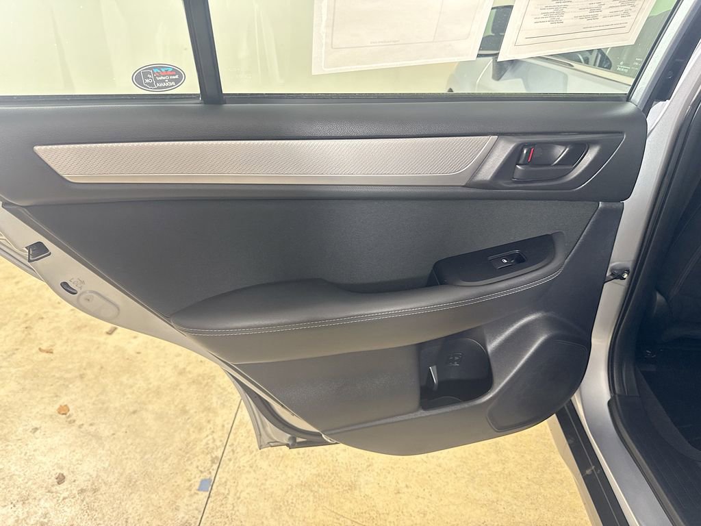 Used 2019 Subaru Outback 2.5i AWD/4WD image 21