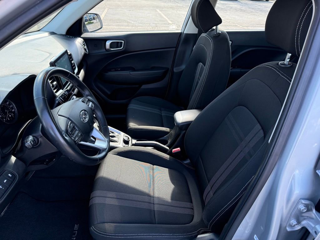 Used 2021 Hyundai Venue SEL FWD image 13