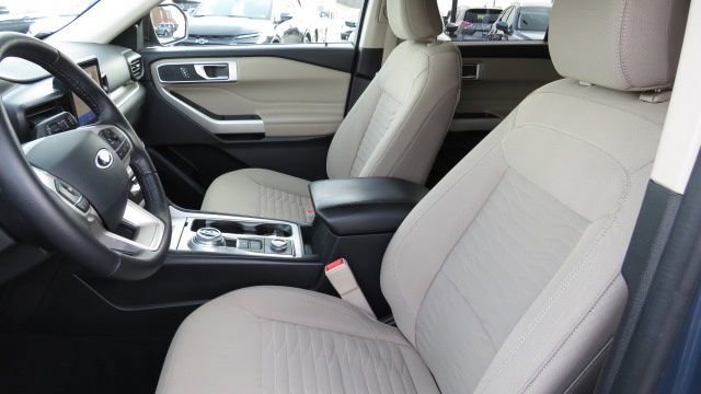 Certified 2021 Ford Explorer XLT image 4