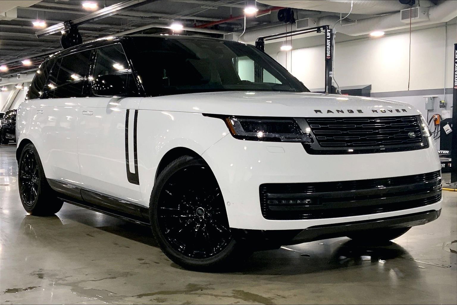Certified 2024 Land Rover Range Rover Long Wheelbase Autobiography AWD/4WD image 7