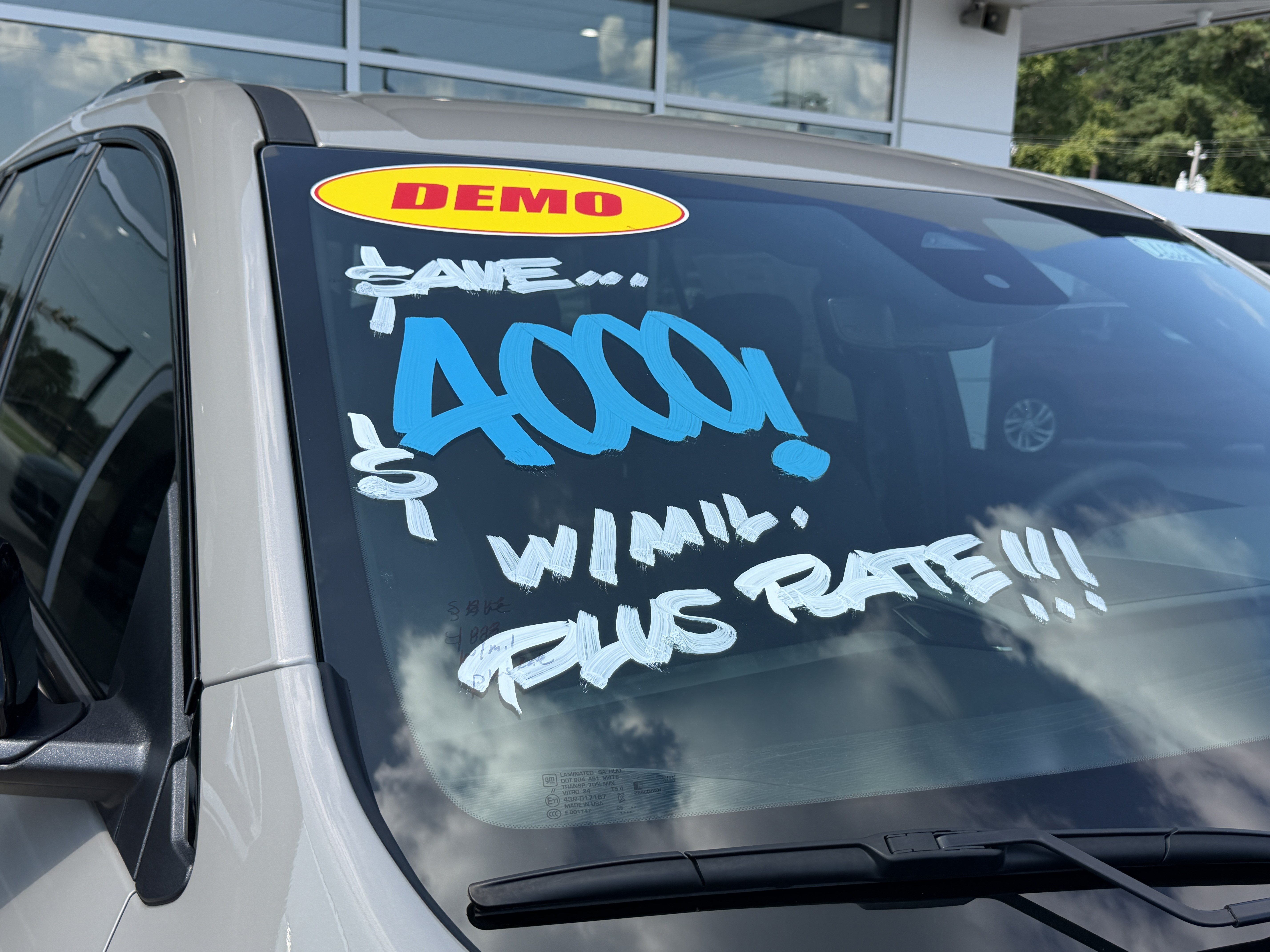 New 2026 GMC Acadia AT4 w/ Luxury Package AWD/4WD image 2