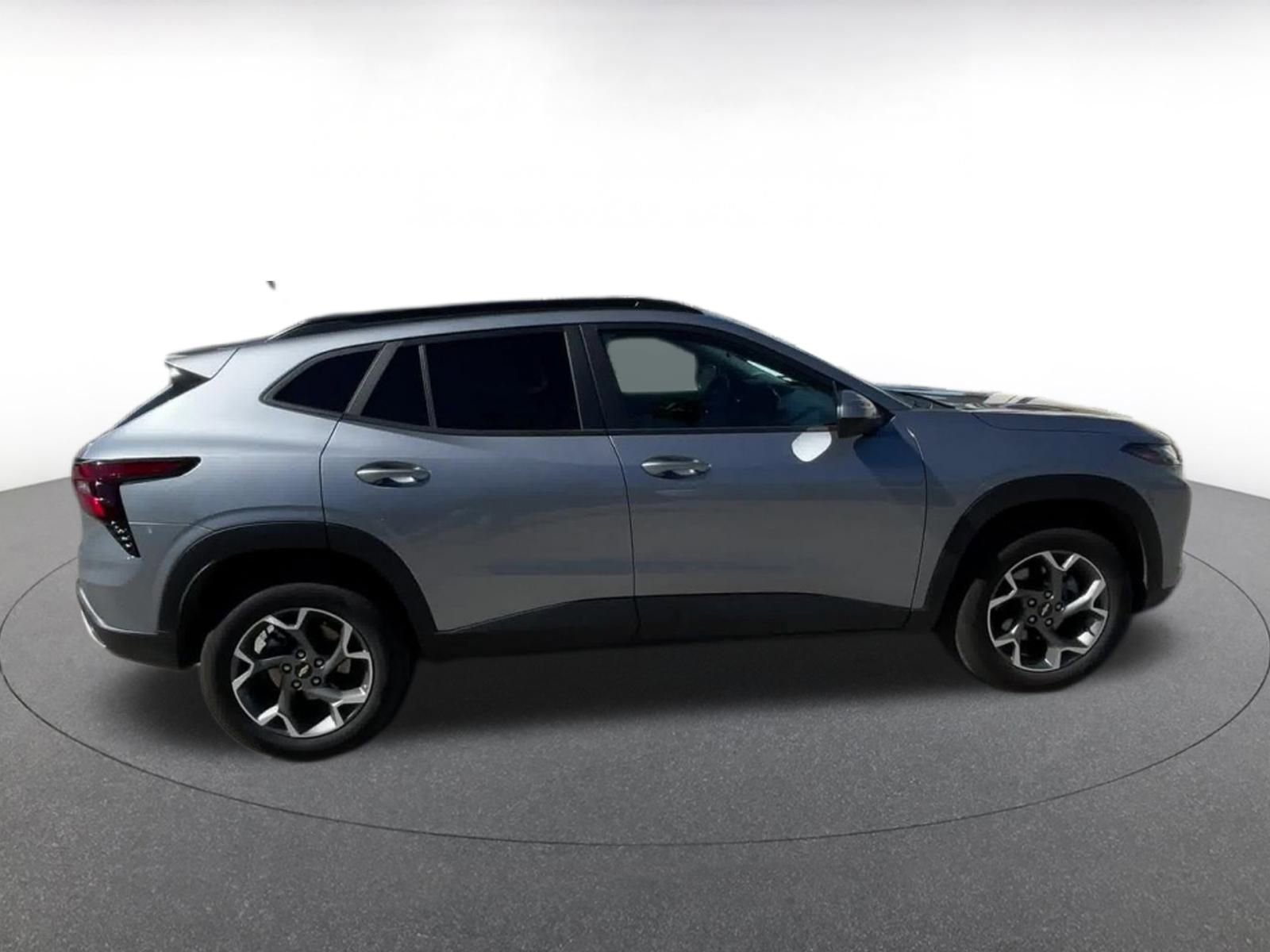 Used 2025 Chevrolet Trax LT image 16