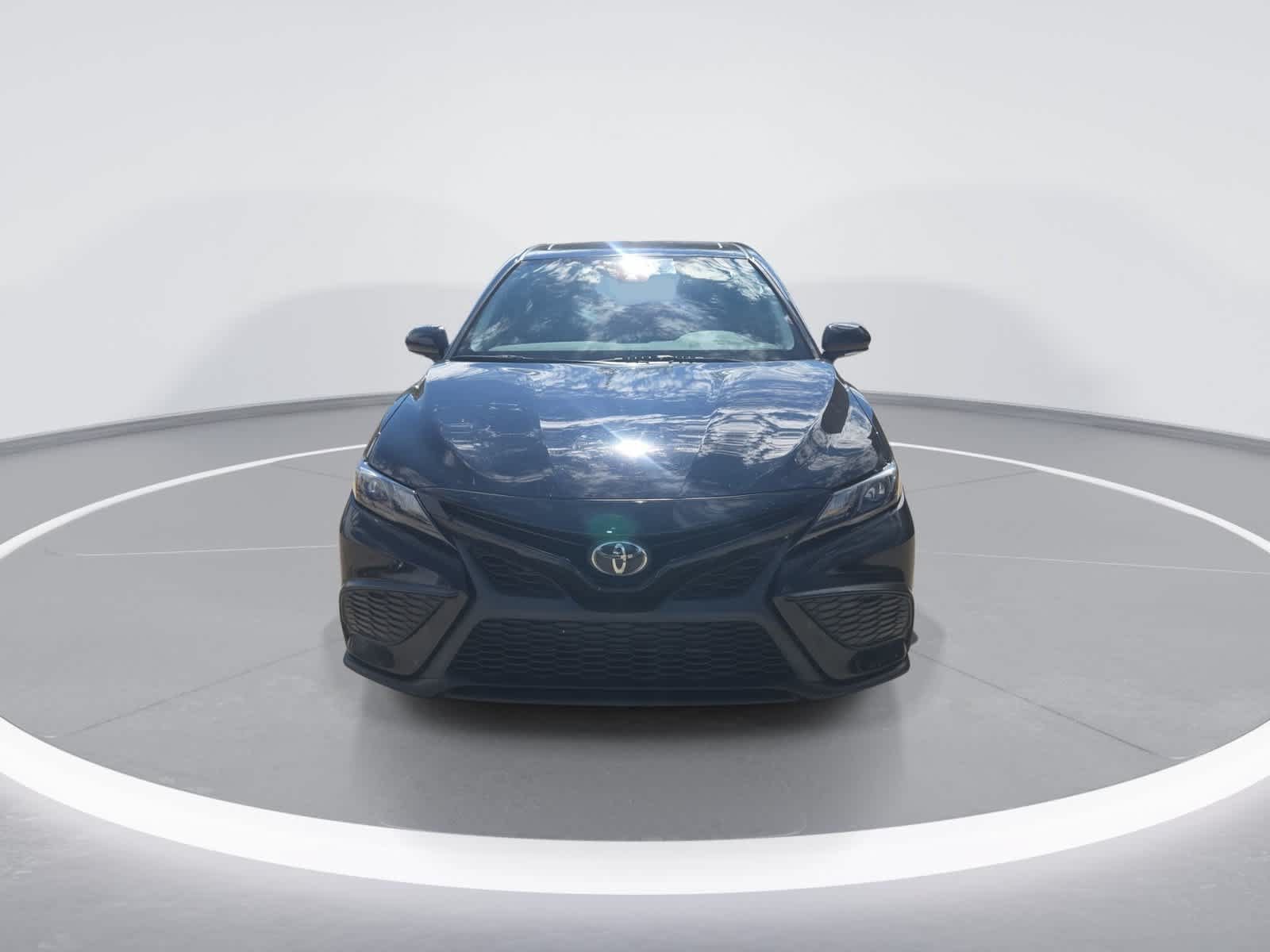 Used 2024 Toyota Camry SE FWD image 3