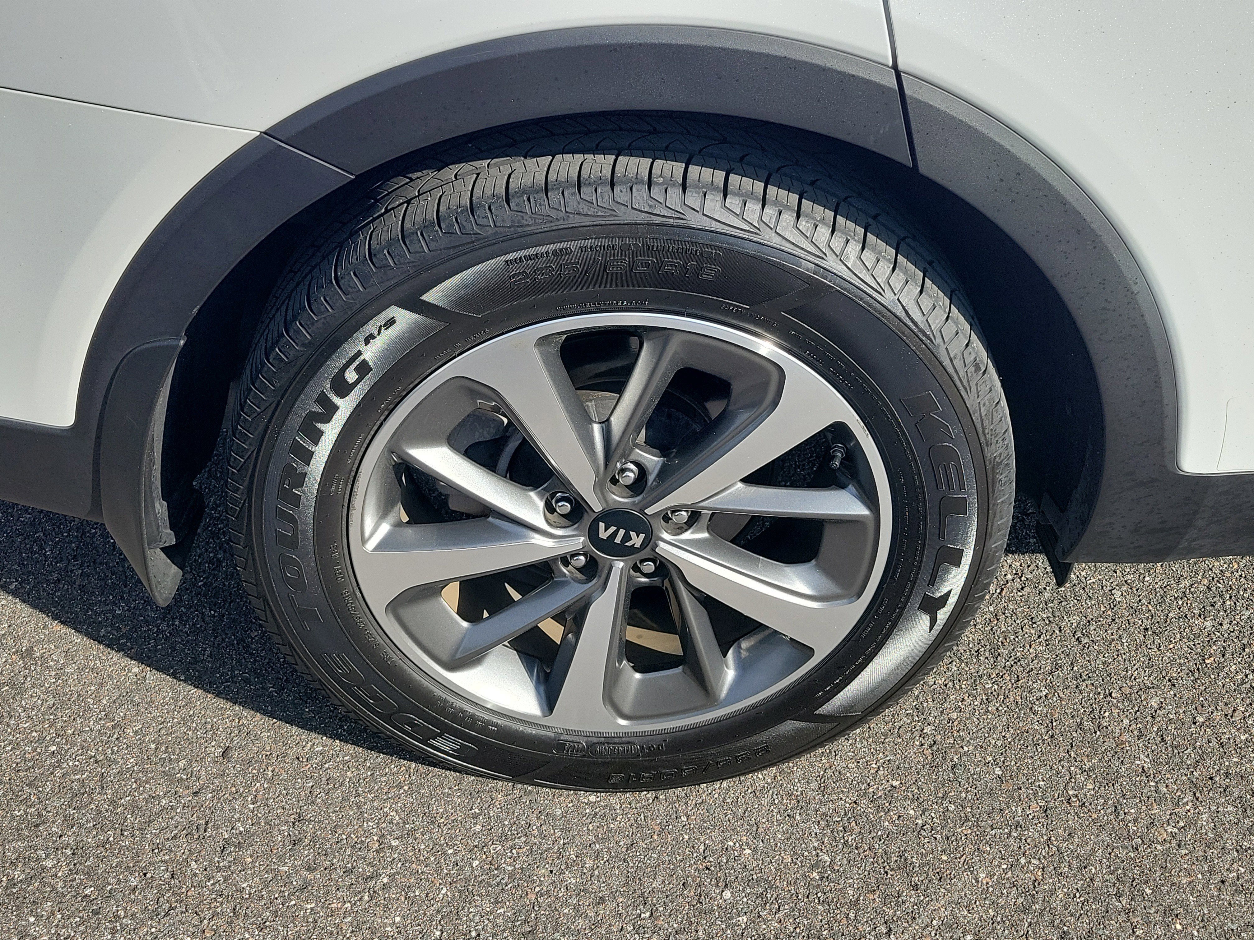 Used 2020 Kia Sorento LX image 38