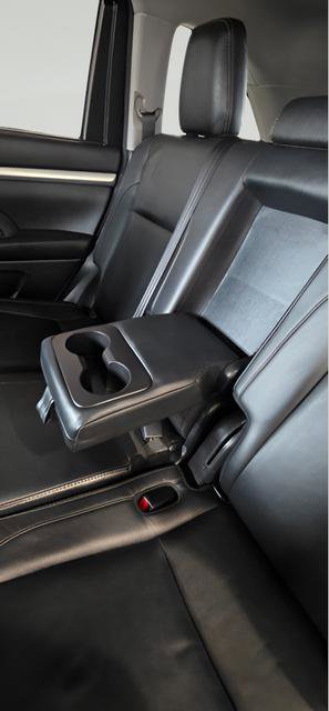 Used 2018 Toyota Highlander XLE image 32