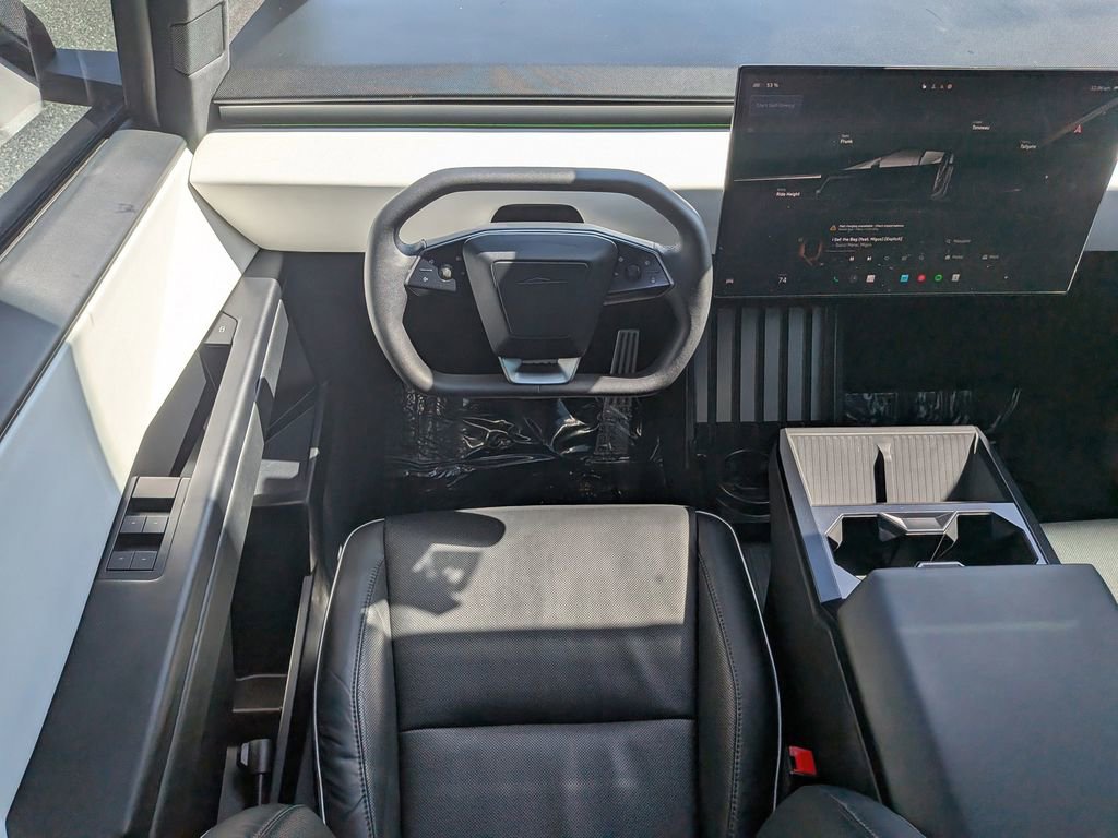 Used 2024 Tesla Cybertruck AWD Crew Cab image 15