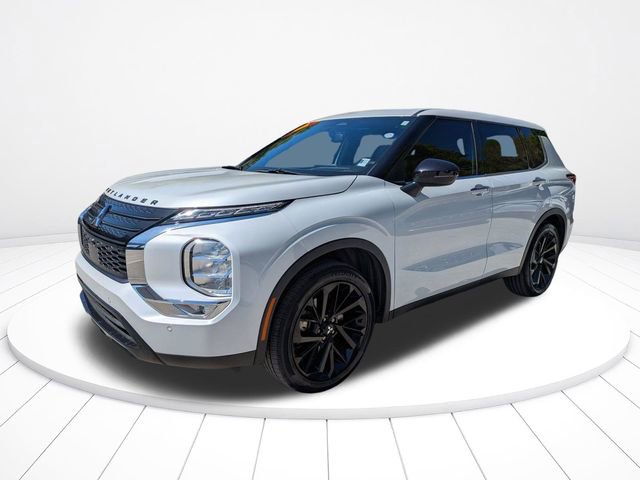 Used 2022 Mitsubishi Outlander SEL Black Edition image 8