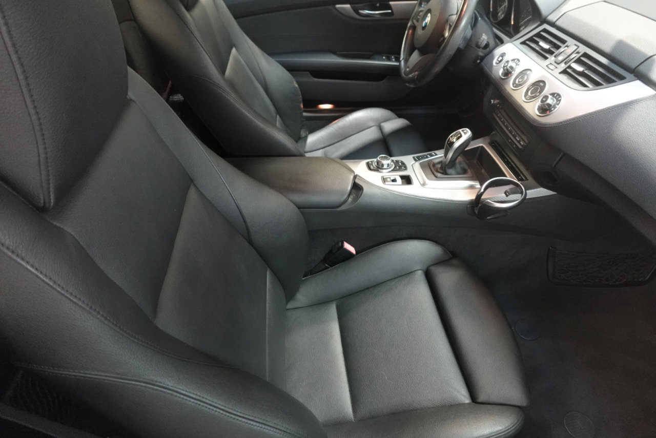 Used 2012 BMW Z4 sDrive35i w/ M Sport Pkg image 8