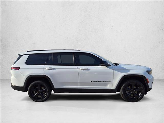 Used 2023 Jeep Grand Cherokee L Altitude AWD/4WD image 4