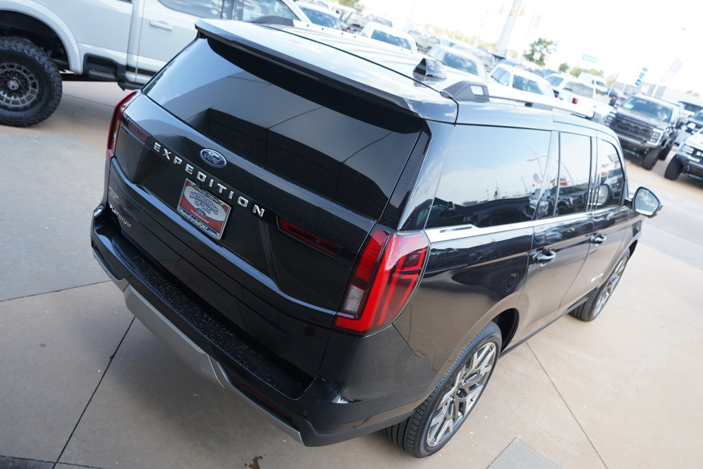 New 2025 Ford Expedition Platinum w/ Platinum Ultimate Package AWD/4WD image 12