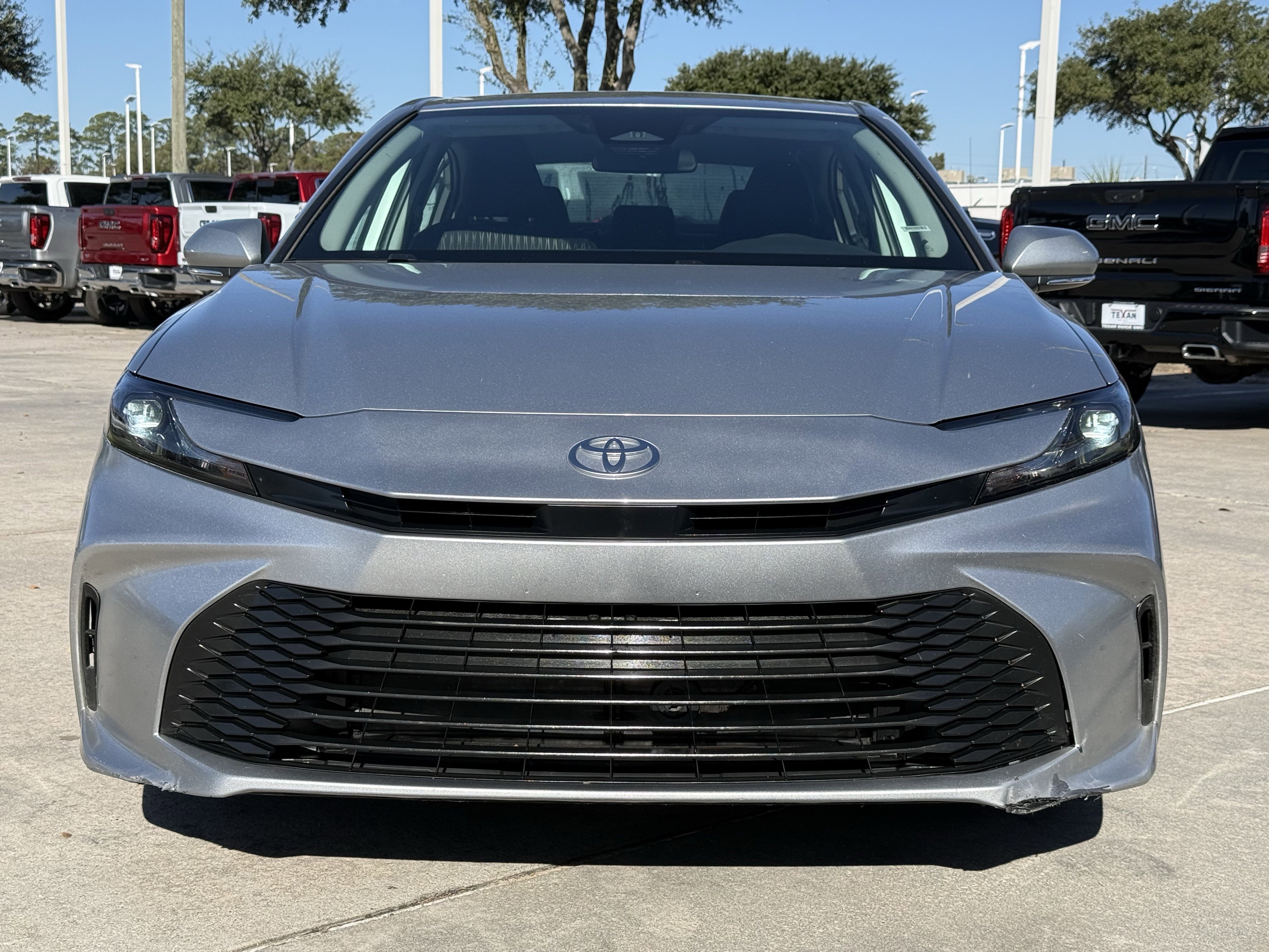 Used 2025 Toyota Camry LE image 10