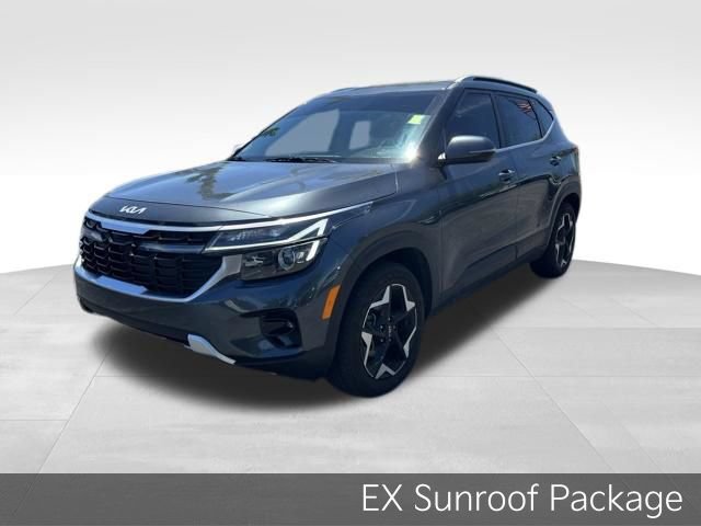 Certified 2025 Kia Seltos EX w/ EX Sunroof Package FWD image 4