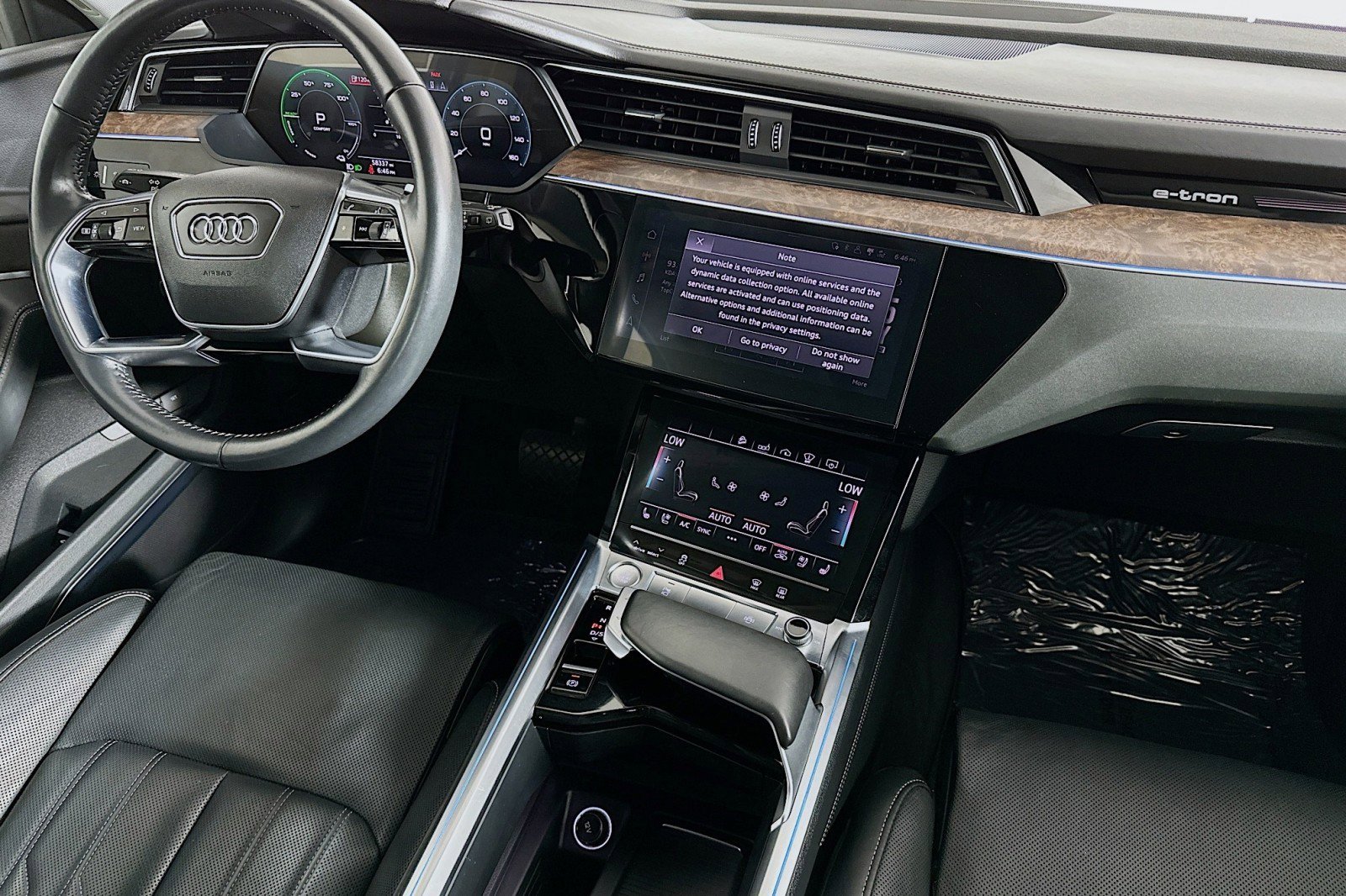 Used 2019 Audi e-tron Prestige w/ Prestige Package image 6