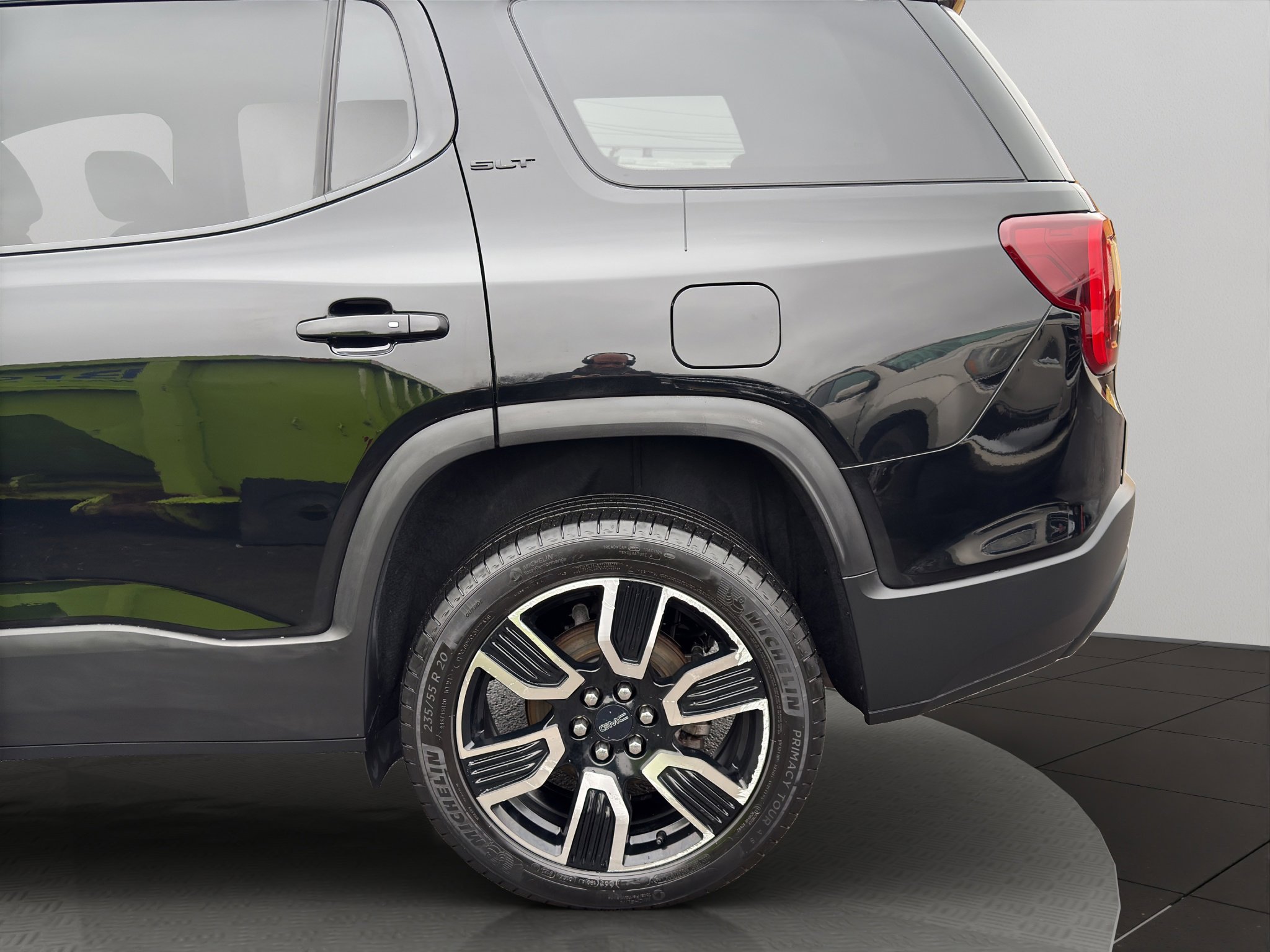 Used 2021 GMC Acadia SLT w/ Elevation Edition image 24