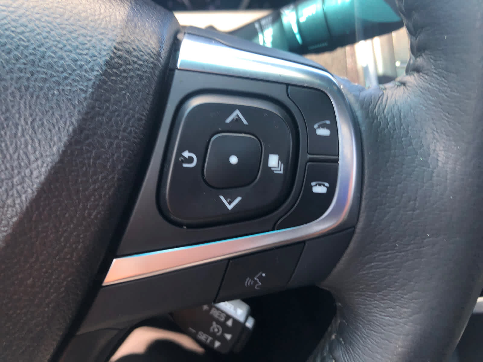 Used 2017 Toyota Camry XLE FWD image 6