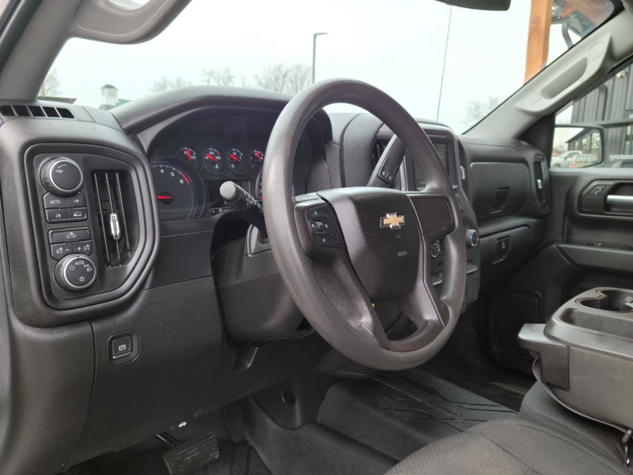 Used 2019 Chevrolet Silverado 1500 Custom AWD/4WD image 9