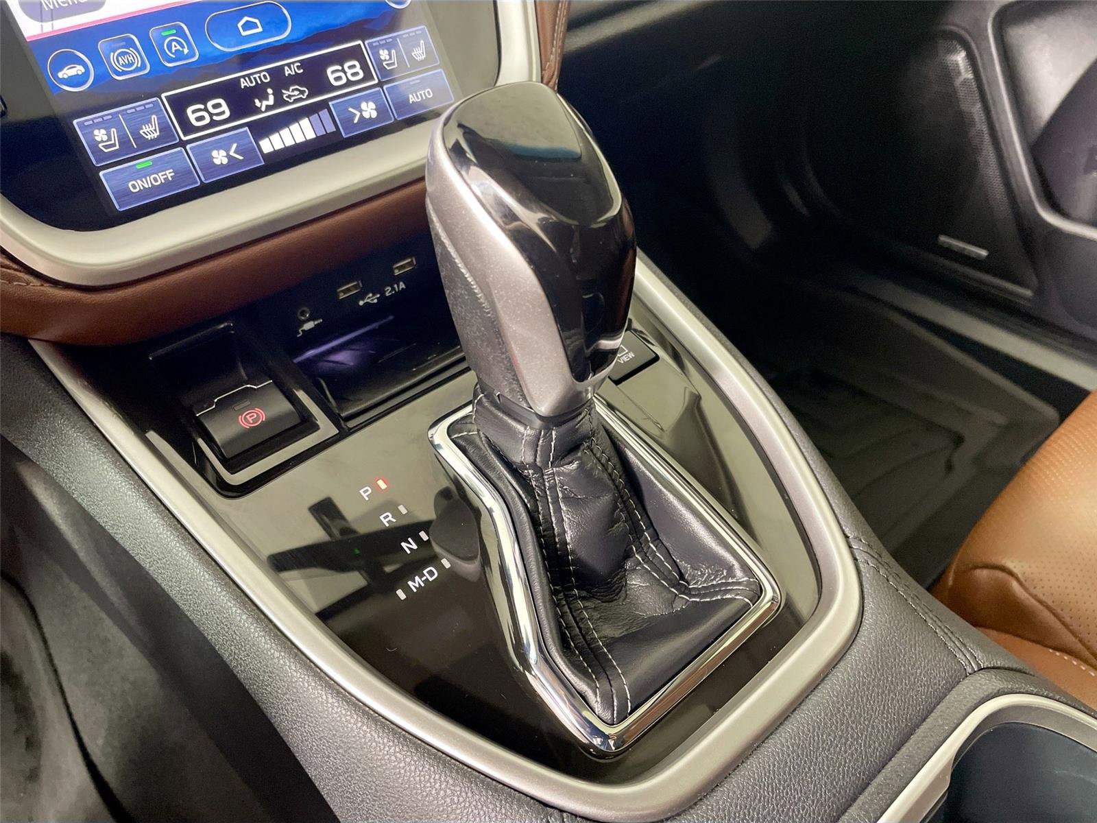 Used 2020 Subaru Outback Touring w/ Popular Package #2 image 15