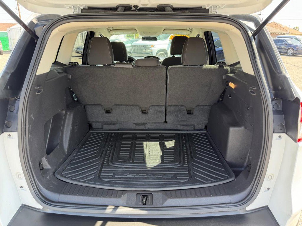 Used 2016 Ford Escape SE AWD/4WD image 38