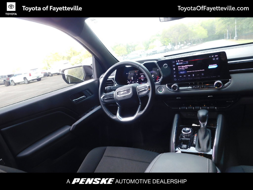 Used 2025 GMC Canyon Elevation w/ Technology Package AWD/4WD image 2