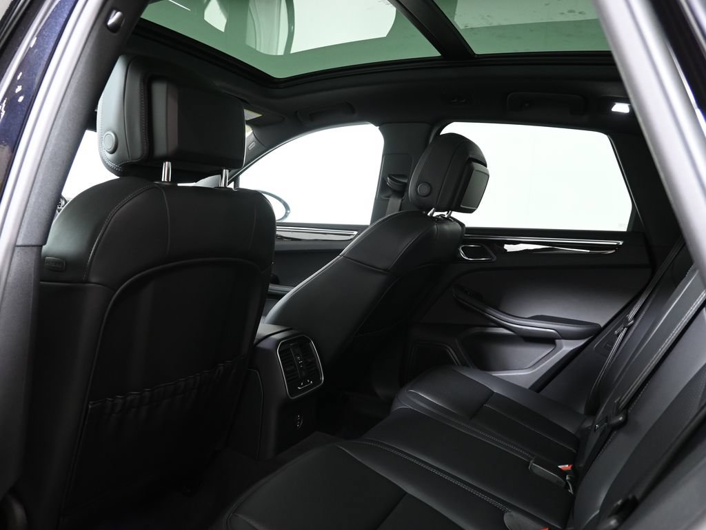 New 2026 Porsche Macan AWD/4WD image 36