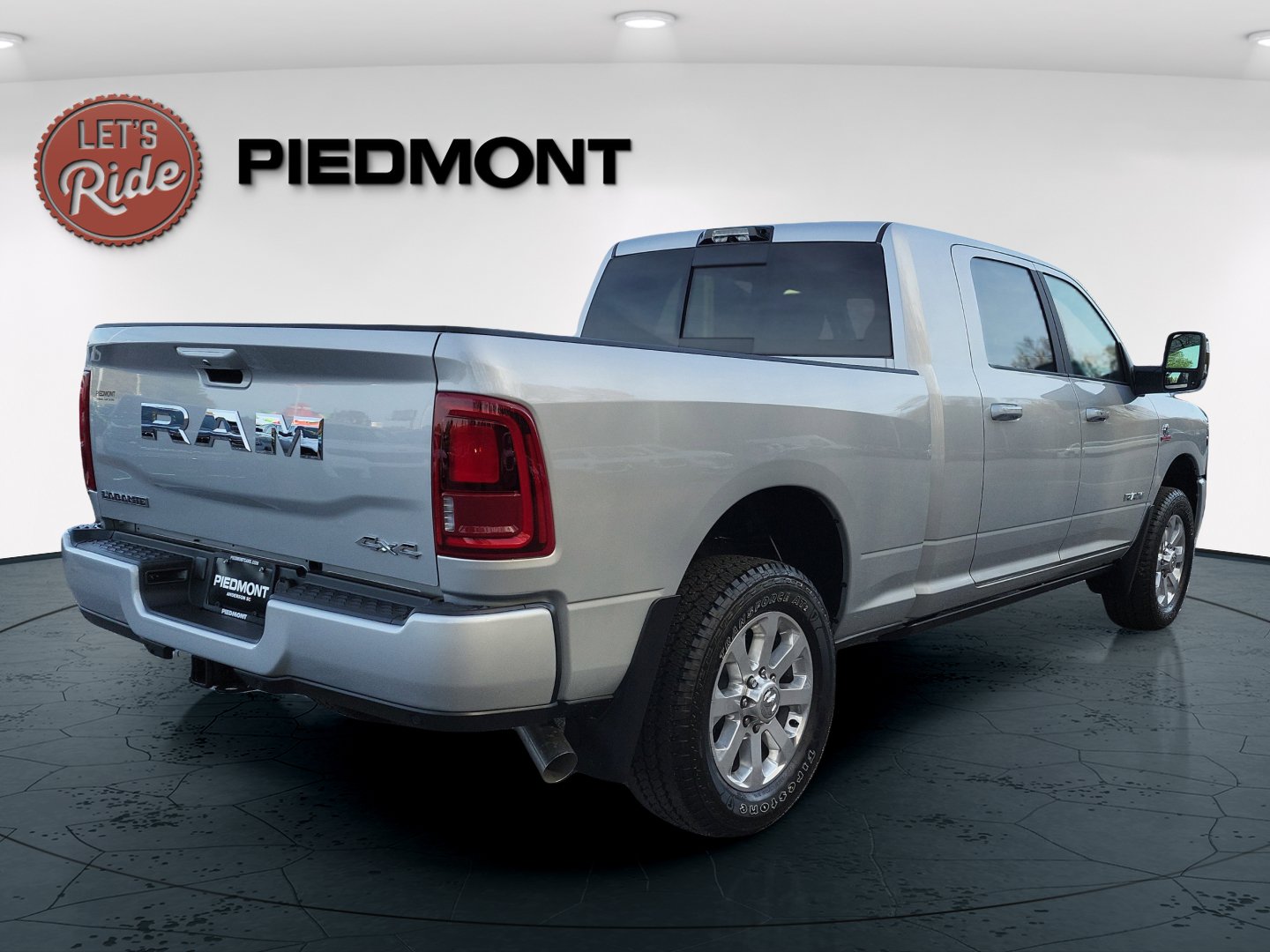 New 2026 RAM 2500 Laramie AWD/4WD image 6