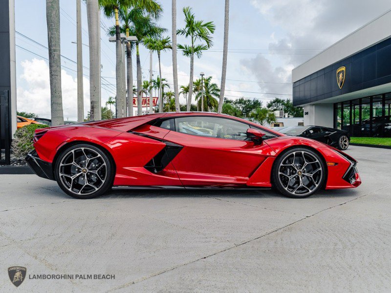 Used 2025 Lamborghini Revuelto AWD/4WD image 7