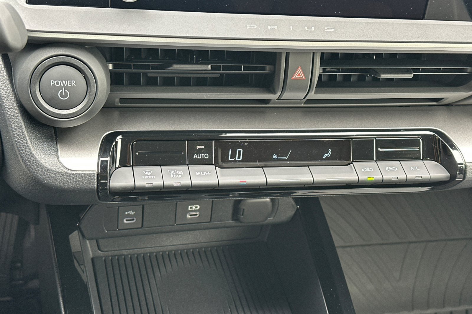 New 2026 Toyota Prius LE FWD image 20