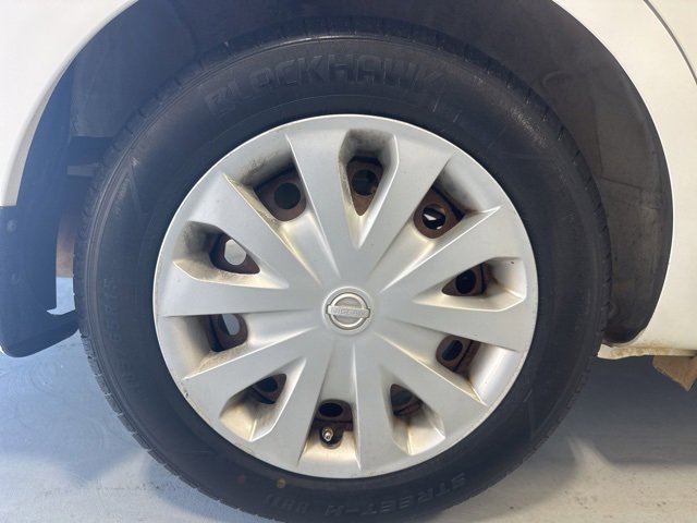 Used 2016 Nissan Versa SV image 6