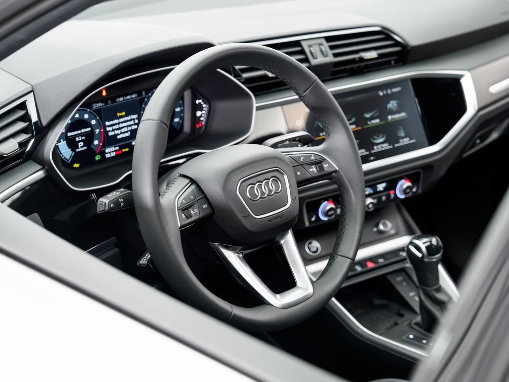 Certified 2024 Audi Q3 2.0T Premium image 9