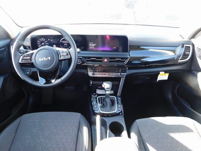 Used 2025 Kia Seltos X-Line image 17