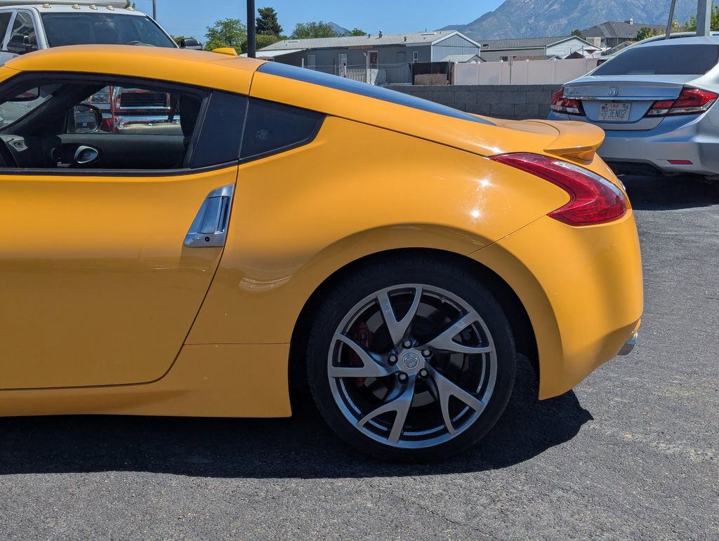 Used 2017 Nissan 370Z Coupe RWD image 10