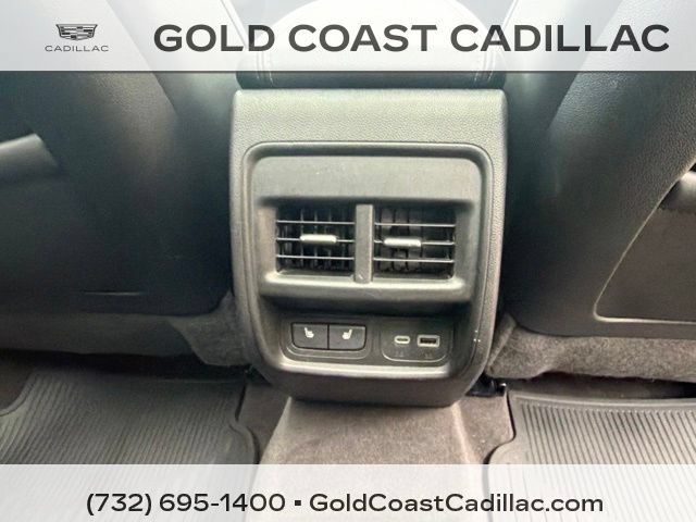 Used 2024 Cadillac XT4 Luxury w/ Cold Weather Package AWD/4WD image 9