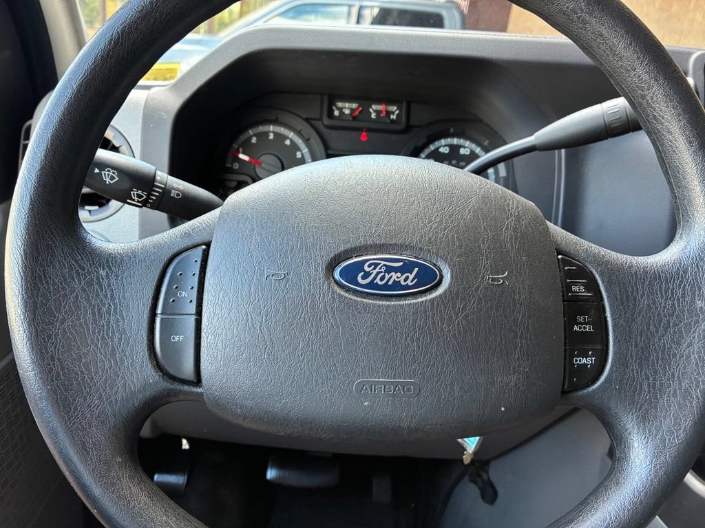 Used 2014 Ford E-350 and Econoline 350 XLT RWD image 26