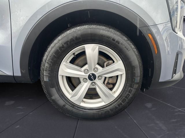 Used 2024 Kia Sorento LX image 9