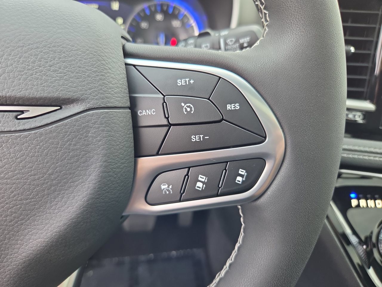 New 2027 Chrysler Pacifica Select AWD/4WD image 31