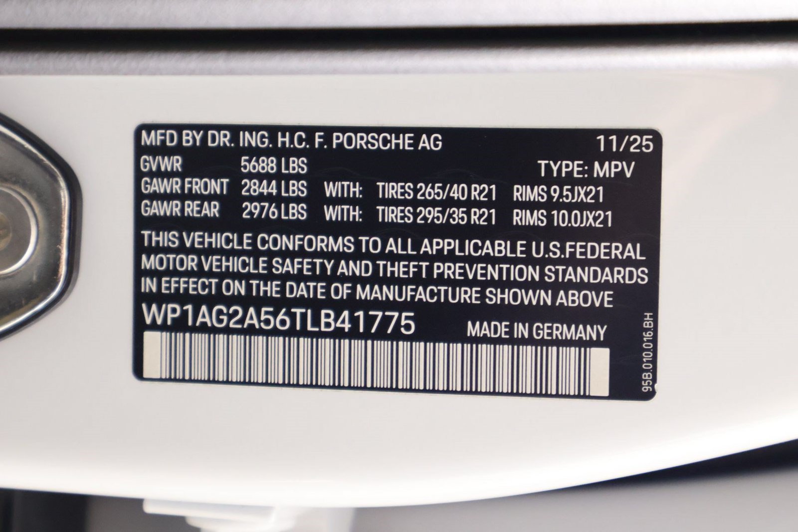 Certified 2026 Porsche Macan S AWD/4WD image 19
