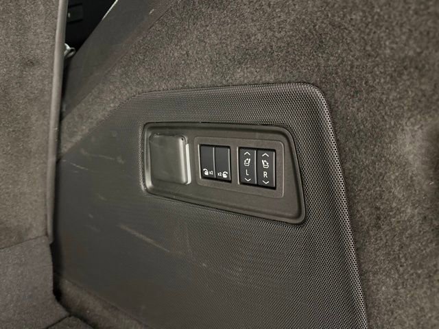 Used 2024 Cadillac Escalade Sport w/ LPO, ONYX Package image 9