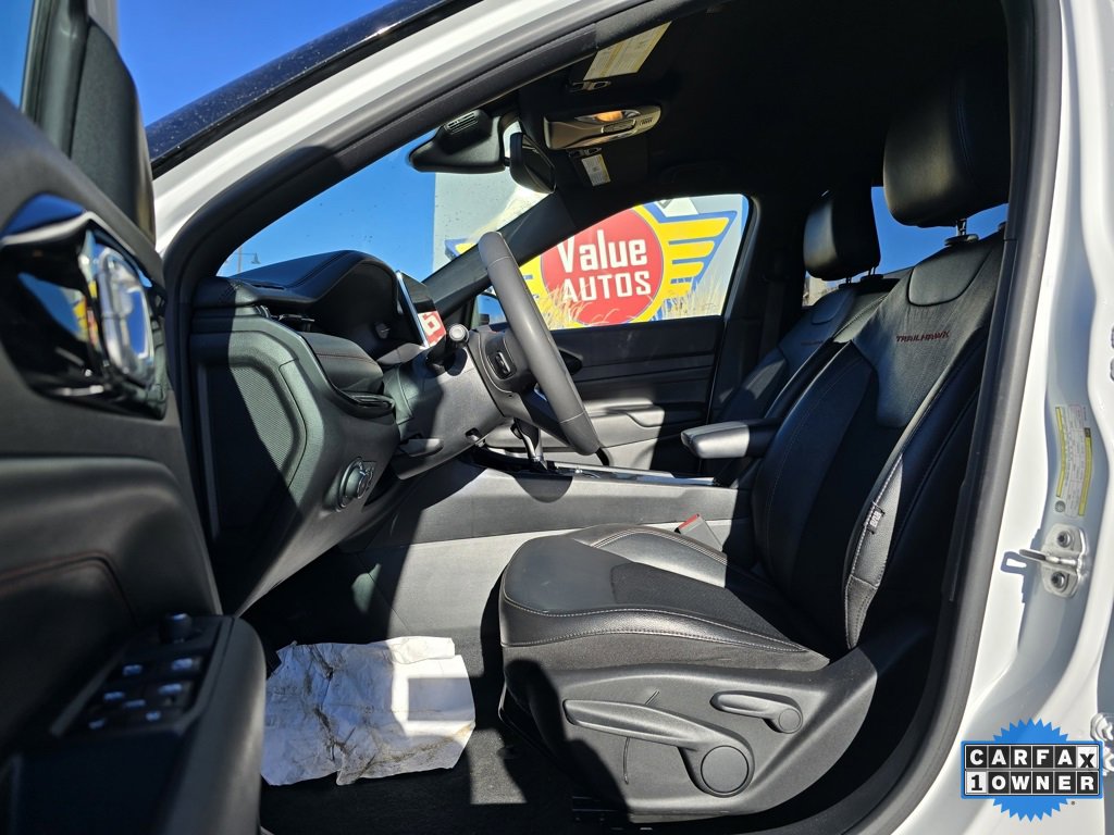 Used 2024 Jeep Compass Trailhawk image 2