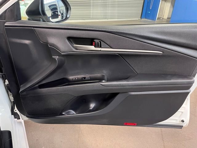 Used 2025 Toyota Camry LE image 11