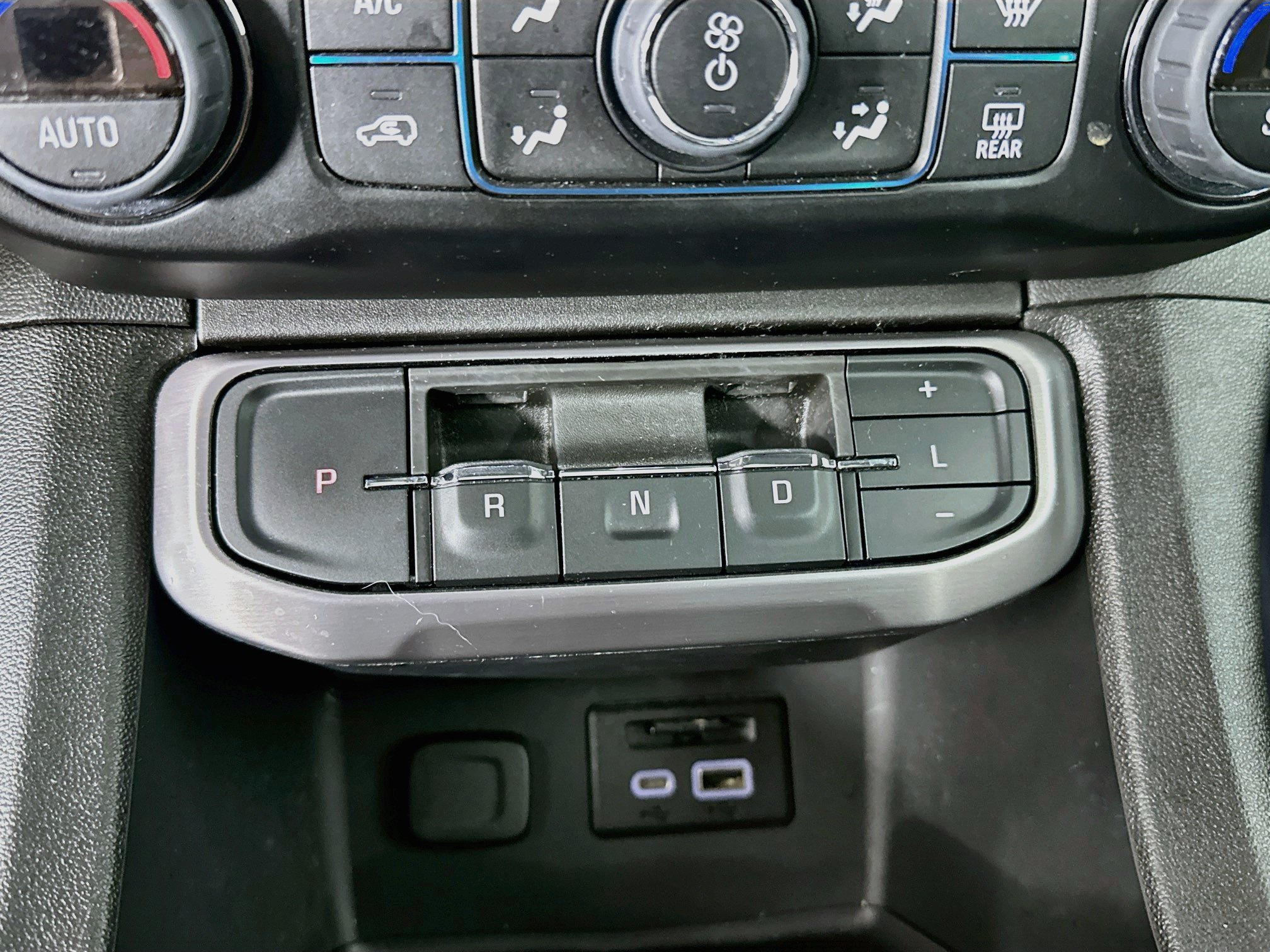 Used 2023 GMC Acadia AT4 w/ Technology Package AWD/4WD image 24