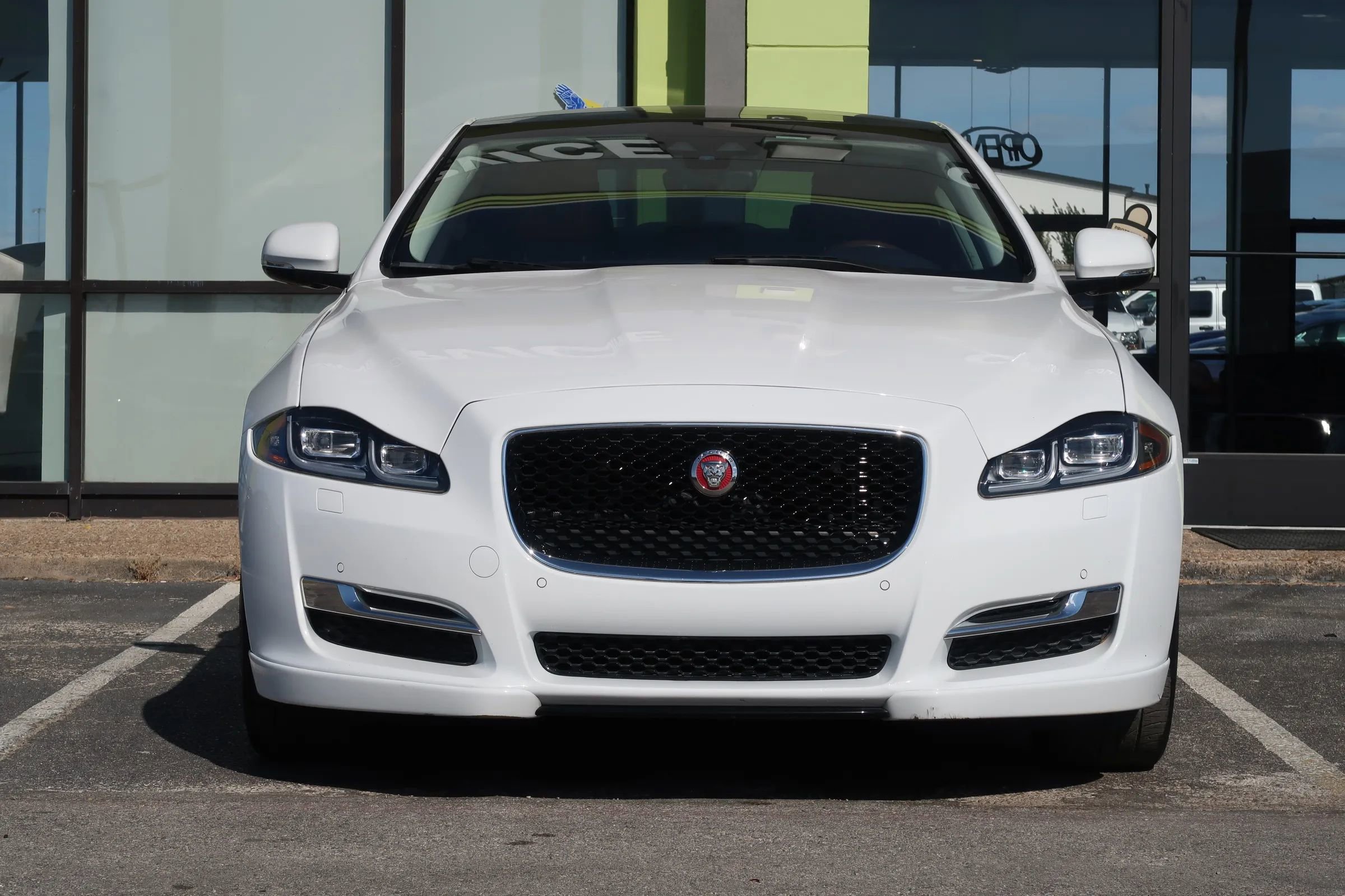 Used 2019 Jaguar XJ R-Sport image 2