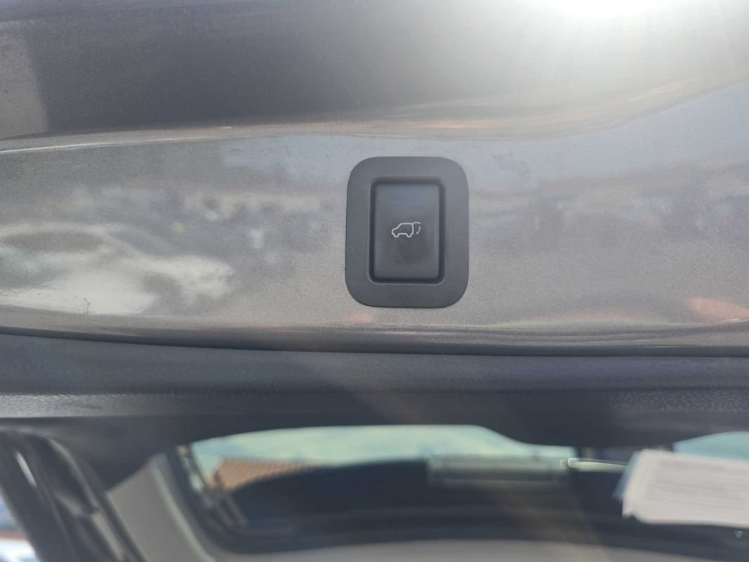 Used 2017 Toyota Highlander LE AWD/4WD image 25