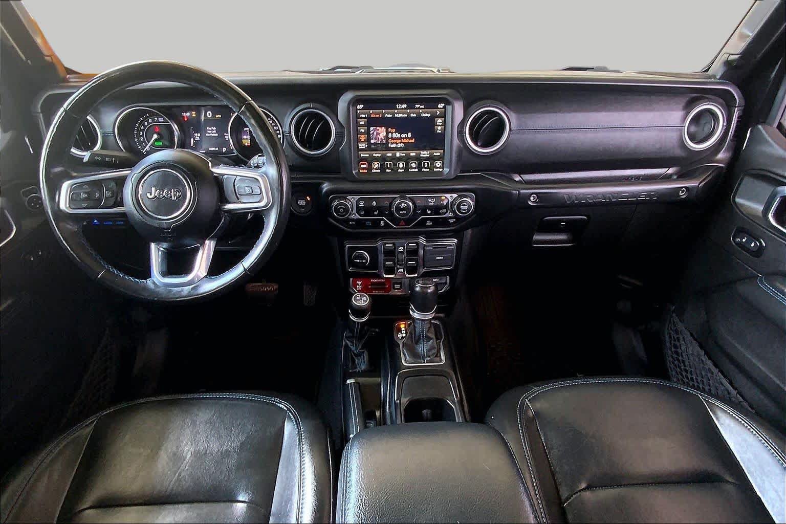 Used 2023 Jeep Wrangler Unlimited Rubicon 4xe w/ Cold Weather Group AWD/4WD image 15