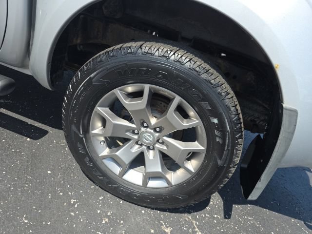 Used 2015 Nissan Frontier SL w/ Moonroof Package AWD/4WD image 52