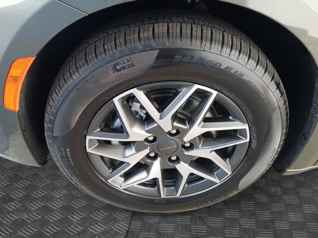 New 2027 Chrysler Pacifica Limited FWD image 23