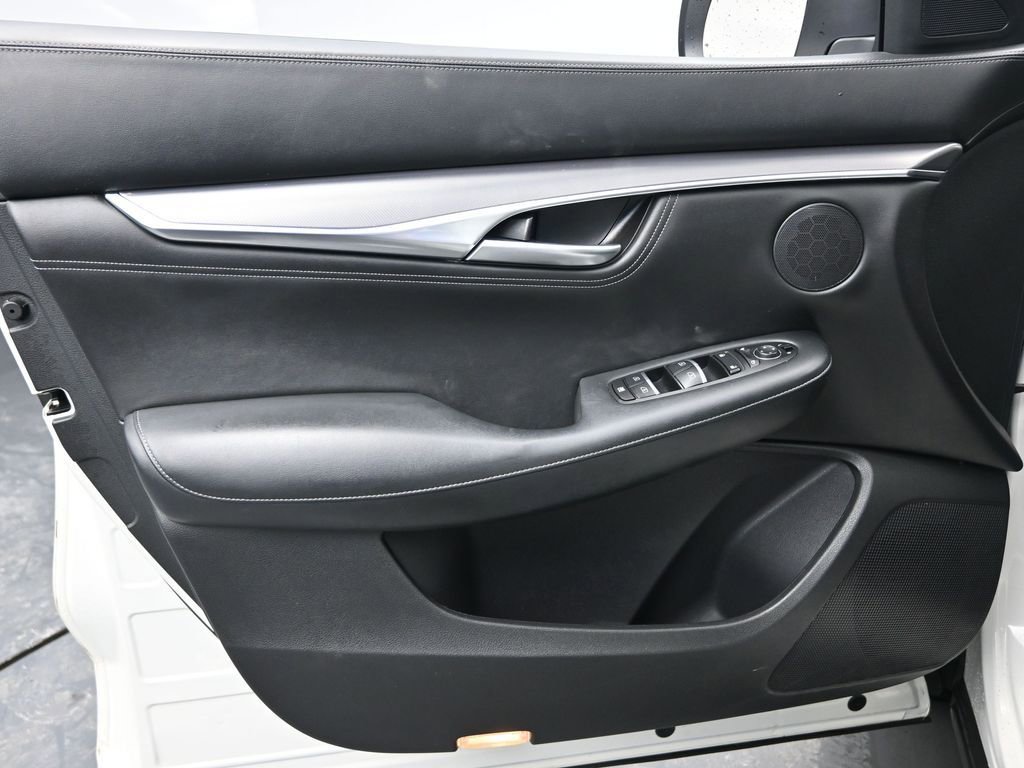 Used 2023 INFINITI QX55 Luxe w/ Cargo Package image 28